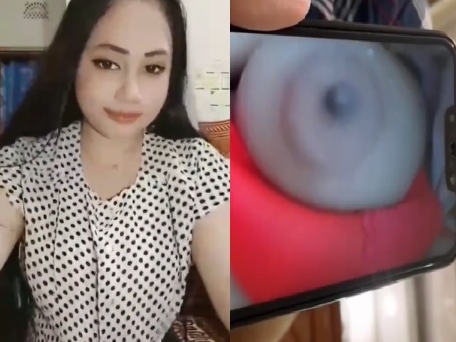 Chamet girl dancing showing boobs video call